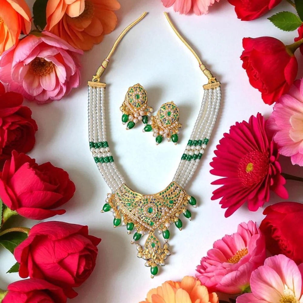 Elegant Green and Gold Jadau Necklace Set